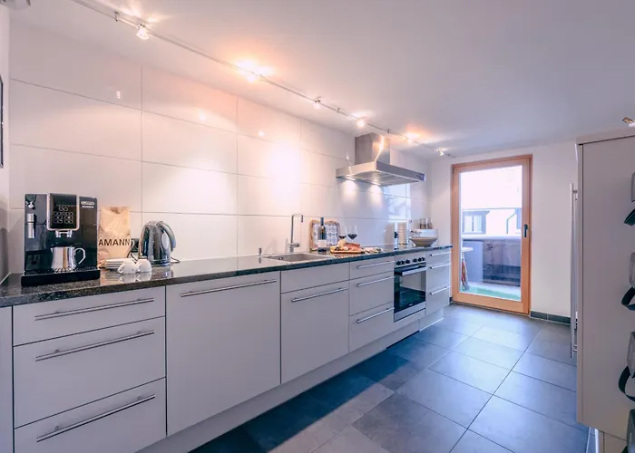 Chalet-Apartment Fuer 9 Bis 10 Personen Zentral & Ruhig 2 Min Zur Galzigbahn Sankt Anton * Sankt Anton am Arlberg