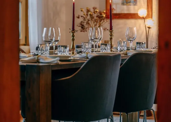 Chalet-Apartment Fuer 9 Bis 10 Personen Zentral & Ruhig 2 Min Zur Galzigbahn Sankt Anton