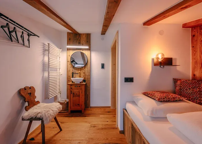 Chalet-Apartment Fuer 9 Bis 10 Personen Zentral & Ruhig 2 Min Zur Galzigbahn Sankt Anton *