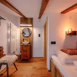 Chalet-Apartment Fuer 9 Bis 10 Personen Zentral & Ruhig 2 Min Zur Galzigbahn Sankt Anton *