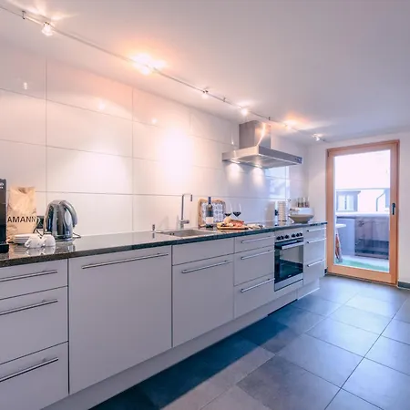 Chalet-apartment Fuer 9 Bis 10 Personen Zentral & Ruhig 2 Min Zur Galzigbahn Sankt Anton * Sankt Anton am Arlberg